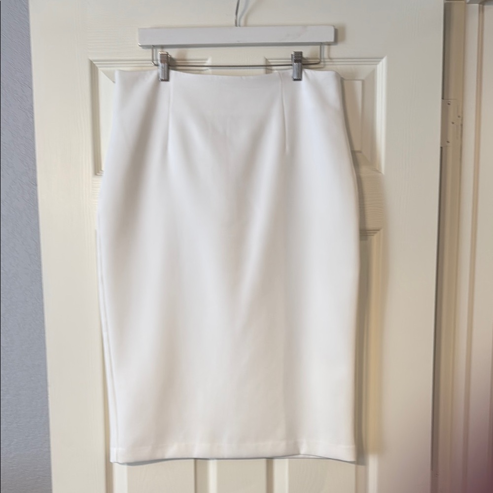 Elegant White Pencil Skirt